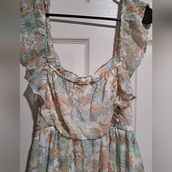 Spring dress - Picture 2 of 3